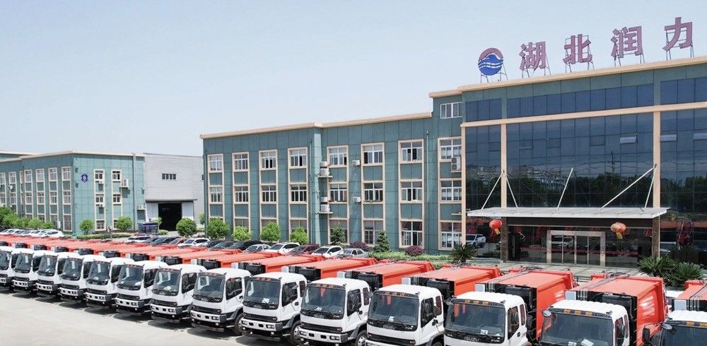 Hubei Runli Special Automobile Co., Ltd. manufacturer production line